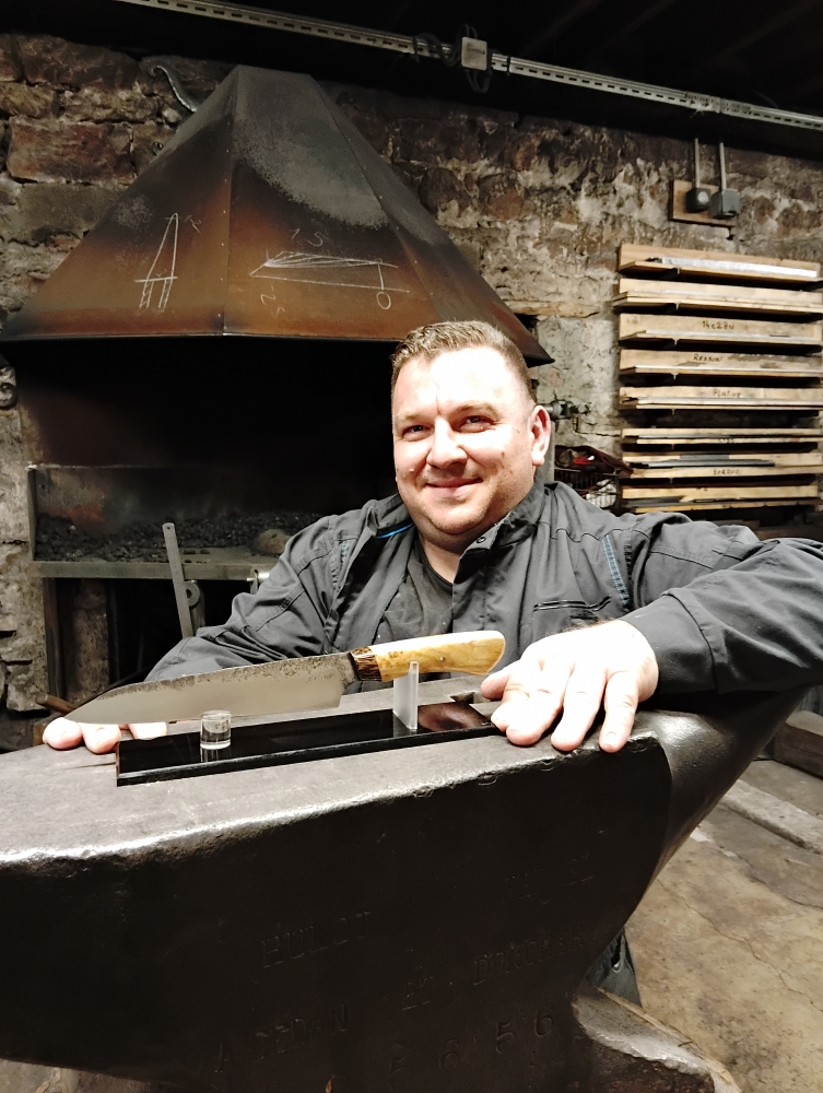 Un souvenir forgé : l'expérience unique de Julien chez O Feu Forgé, Vielverge, O Feu Forgé