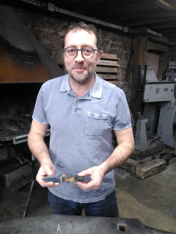 Stage de forge & coutellerie : Couteau forgé, Vielverge, O Feu Forgé