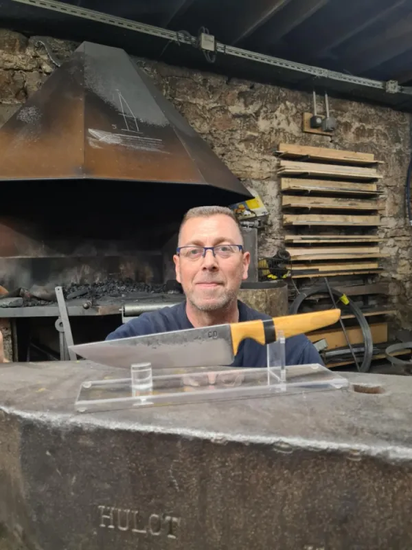 Stage de forge & coutellerie : Couteau forgé, Vielverge, O Feu Forgé