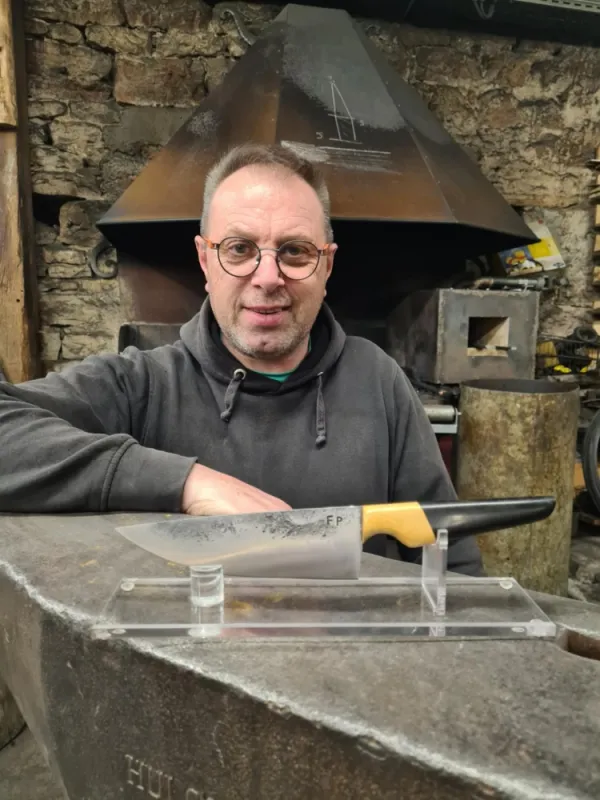 Stage de forge & coutellerie : Couteau forgé, Vielverge, O Feu Forgé