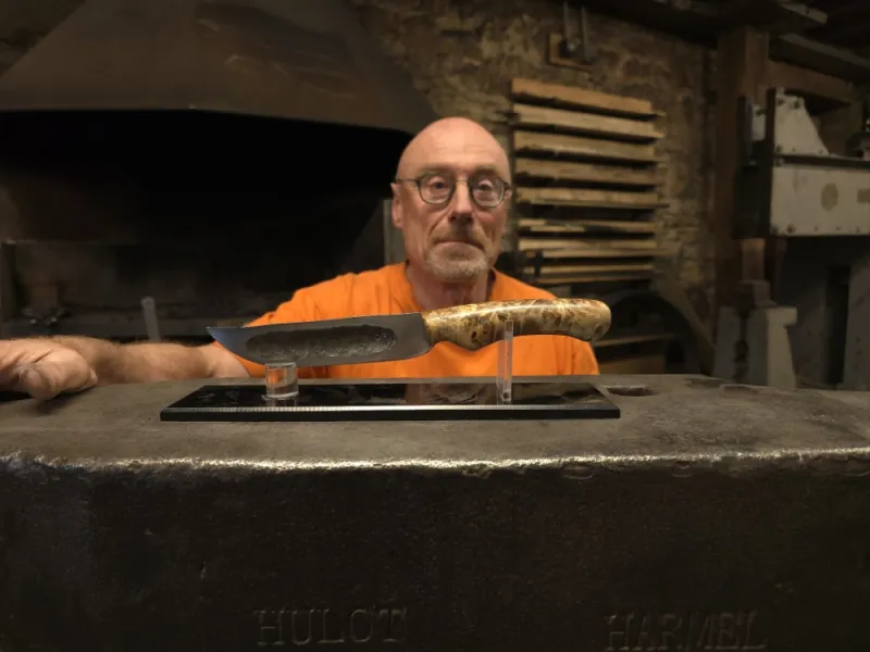 Stage de forge & coutellerie : Couteau forgé,  ô Feu Forgé artisan forgeron-coutellier à Vielverge (21), Vielverge, O Feu Forgé