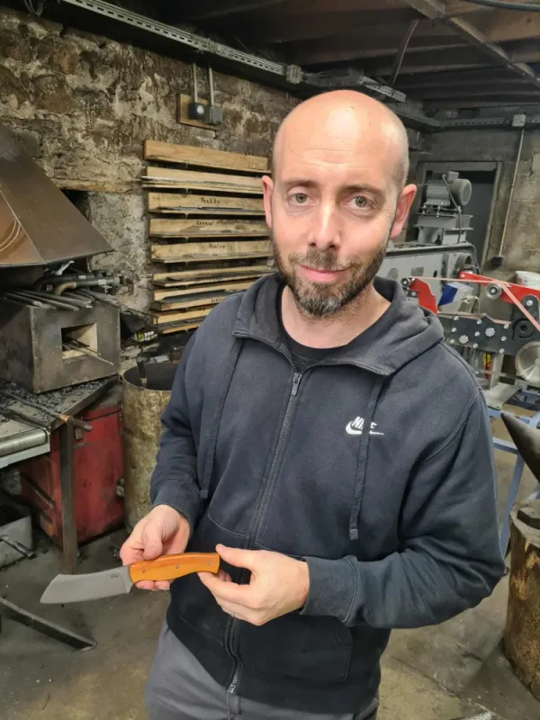Stage couteau stock removal – 1 jour de fabrication artisanale, Vielverge, O Feu Forgé