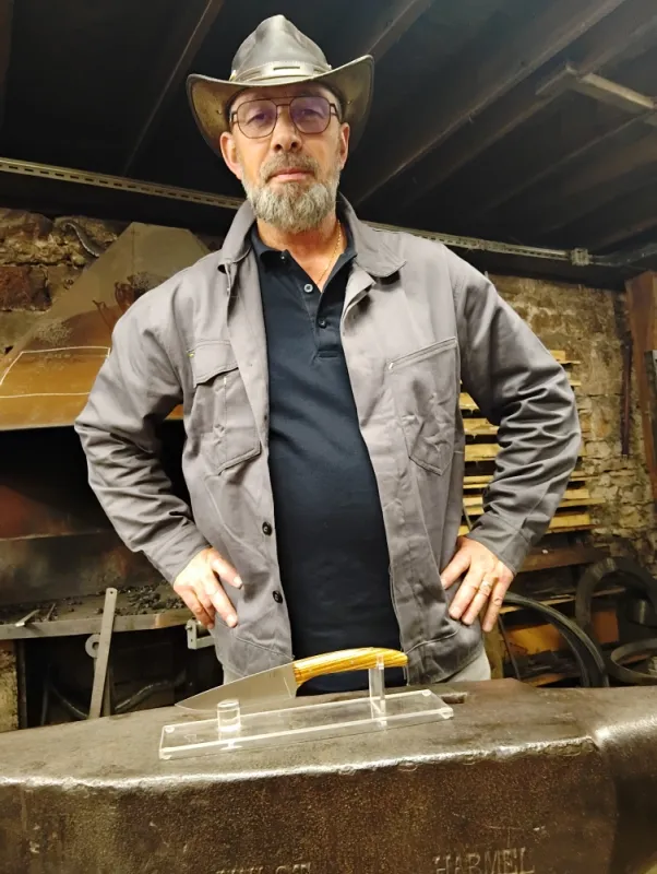 Stage couteau stock removal – 1 jour de fabrication artisanale, Vielverge, O Feu Forgé