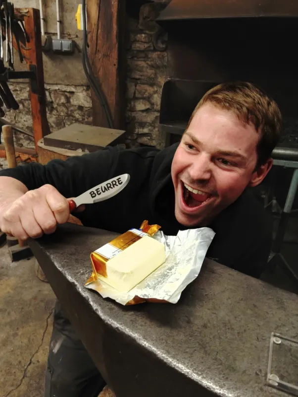 Stage couteau stock removal – 1 jour de fabrication artisanale, Vielverge, O Feu Forgé