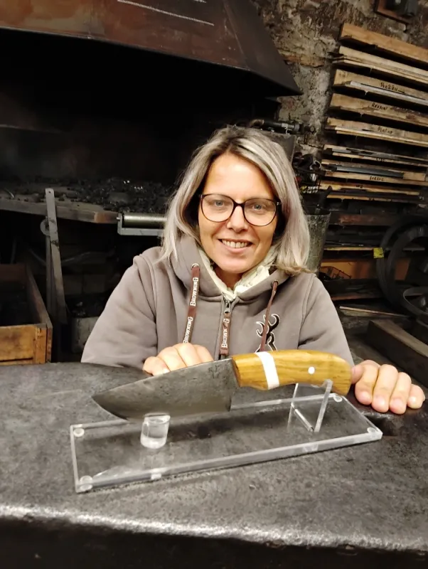 Stage de couteau forgé – 2 jours en immersion artisanal, Vielverge, O Feu Forgé