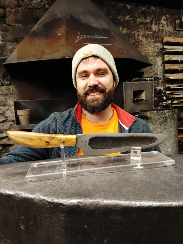 Stage de couteau forgé – 2 jours en immersion artisanal, Vielverge, O Feu Forgé