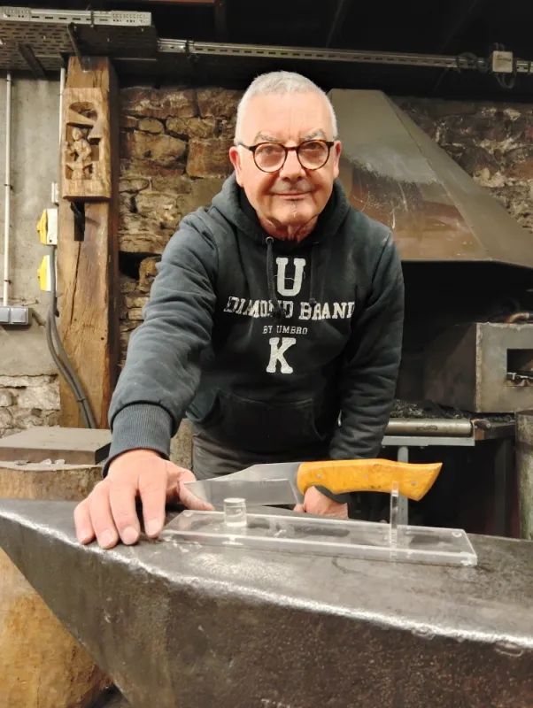 Stage couteau stock removal – 1 jour de fabrication artisanale, Vielverge, O Feu Forgé