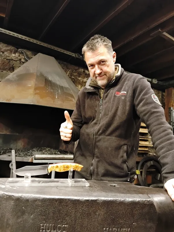 Stage couteau stock removal – 1 jour de fabrication artisanale, Vielverge, O Feu Forgé