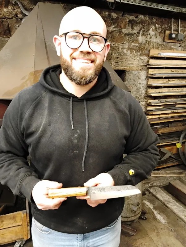 Stage de couteau forgé – 2 jours en immersion artisanal, Vielverge, O Feu Forgé