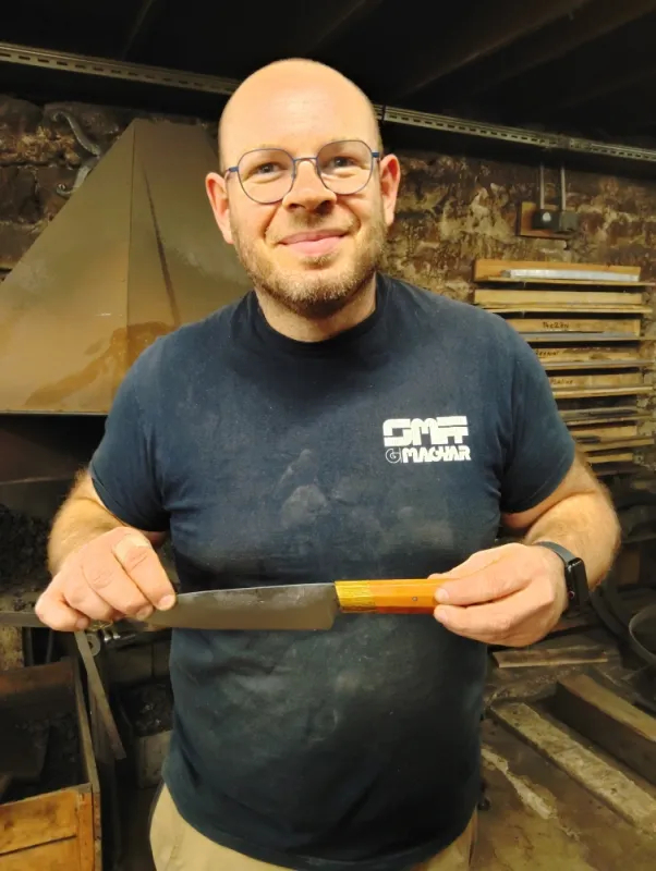 Stage de couteau forgé – 2 jours en immersion artisanal, Vielverge, O Feu Forgé