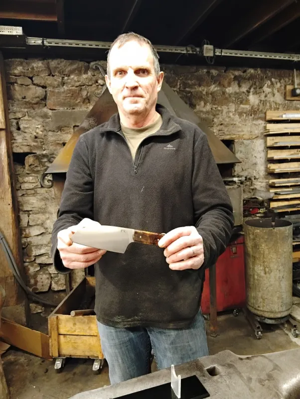 Stage couteau stock removal – 1 jour de fabrication artisanale, Vielverge, O Feu Forgé