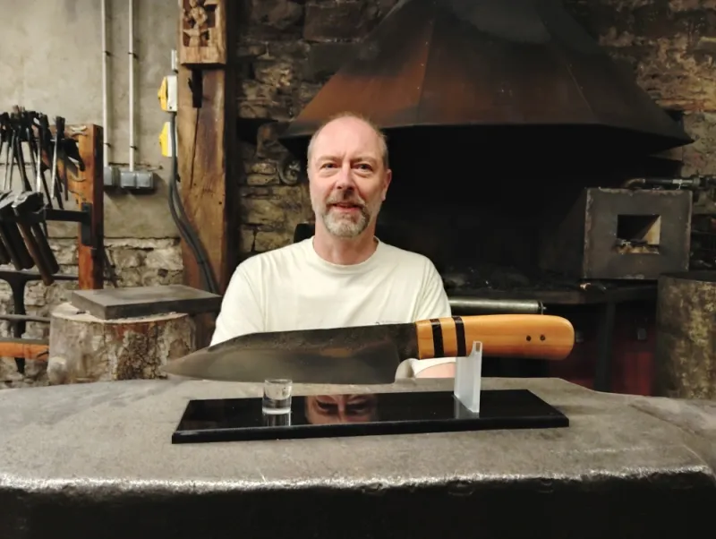 Stage de couteau forgé – 2 jours en immersion artisanal, Vielverge, O Feu Forgé
