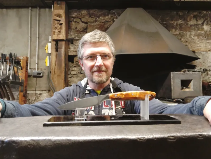 Stage couteau stock removal – 1 jour de fabrication artisanale, Vielverge, O Feu Forgé