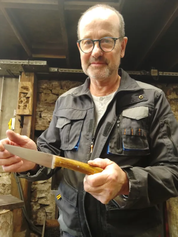 Stage couteau stock removal – 1 jour de fabrication artisanale, Vielverge, O Feu Forgé