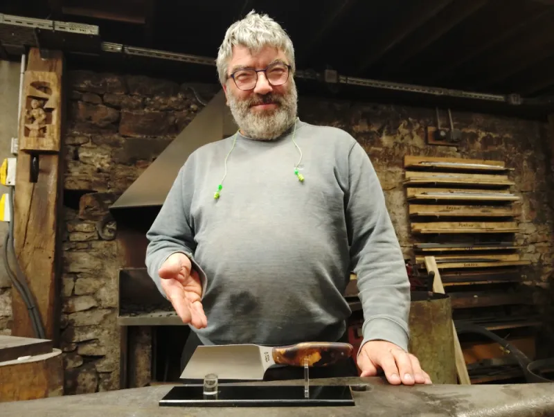 Stage couteau stock removal – 1 jour de fabrication artisanale, Vielverge, O Feu Forgé