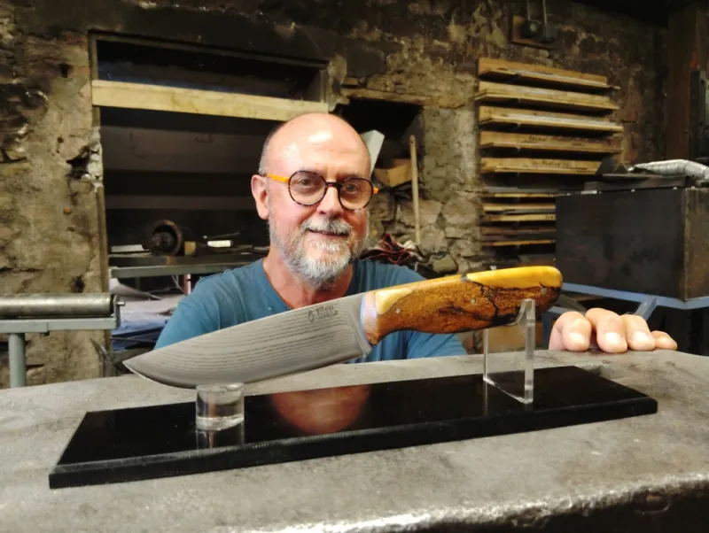 Stage couteau stock removal – 1 jour de fabrication artisanale, Vielverge, O Feu Forgé