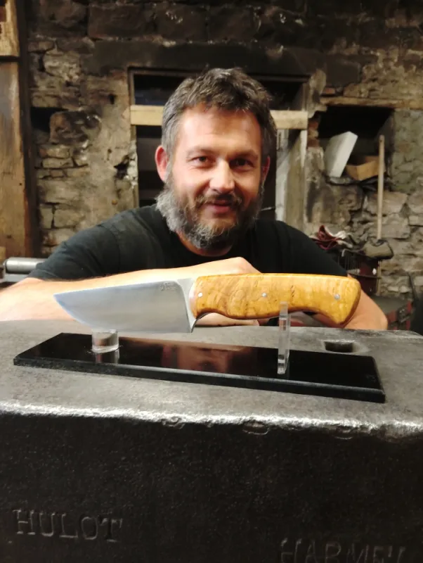 Stage couteau stock removal – 1 jour de fabrication artisanale, Vielverge, O Feu Forgé