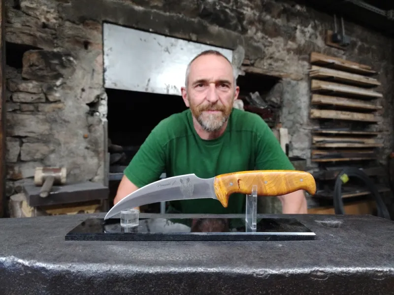 Stage couteau stock removal – 1 jour de fabrication artisanale, Vielverge, O Feu Forgé