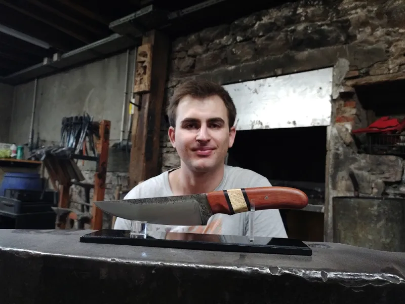 Stage de couteau forgé – 2 jours en immersion artisanal, Vielverge, O Feu Forgé