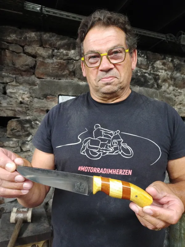 Stage de couteau forgé – 2 jours en immersion artisanal, Vielverge, O Feu Forgé