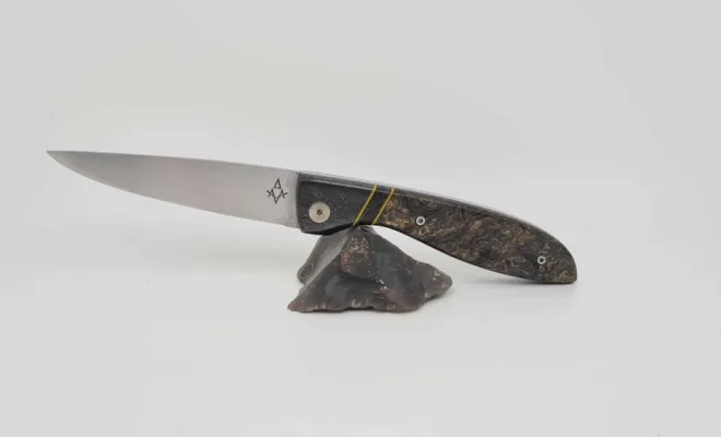 Tochou, couteau pliant artisanal, artisan ô feu forgé, forgeron-coutelier à Vileverge