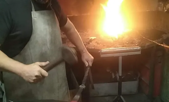 Couteau fixe ,stage de forge-coutellerie proche de Besançon , artisan ô feu forgé, forgeron-coutelier à Vielverge