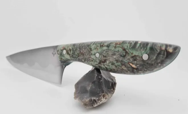 Couteau de cuisine artisanal, artisan ô feu forgé, forgeron-coutelier à Vielverge