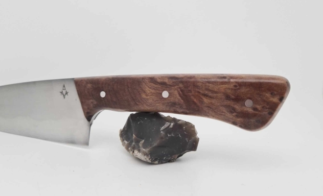 Couteau de cuisine artisanal, artisan ô feu forgé, forgeron-coutelier à Vielverge