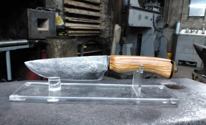 Stage de forge & coutellerie : Couteau forgé, Vielverge, O Feu Forgé