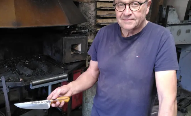 Stage de forge & coutellerie : Couteau forgé, Vielverge, O Feu Forgé