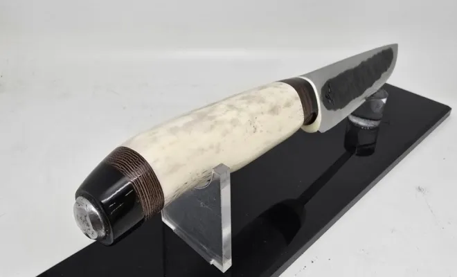 Un couteau Yakut en 80CrV2 : force brute et tradition au service du geste, Vielverge, O Feu Forgé