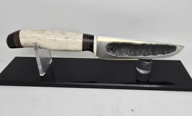 Un couteau Yakut en 80CrV2 : force brute et tradition au service du geste, Vielverge, O Feu Forgé