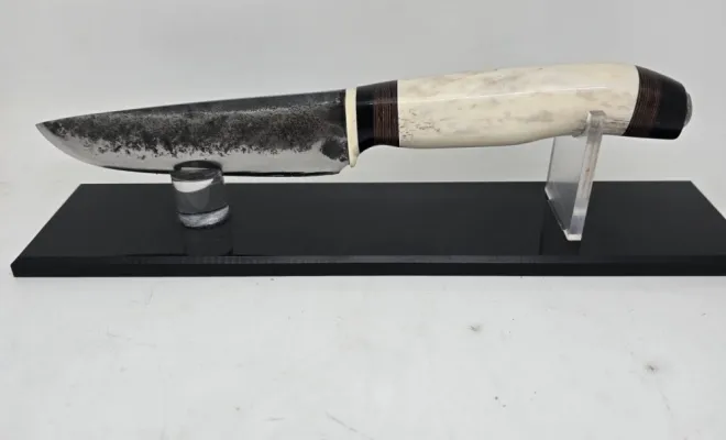 Un couteau Yakut en 80CrV2 : force brute et tradition au service du geste, Vielverge, O Feu Forgé