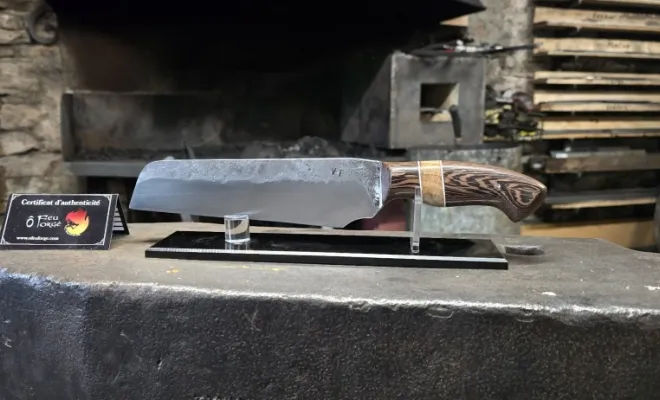 Deux lames, un souvenir : forger en couple dans la chaleur de l’atelier, Vielverge, O Feu Forgé