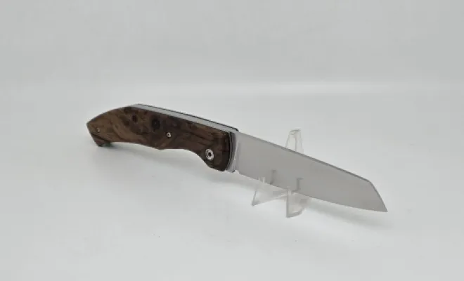 Le Hardi : un couteau pliant artisanal au caractère affirmé, Vielverge, O Feu Forgé