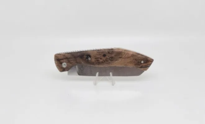 Le Hardi : un couteau pliant artisanal au caractère affirmé, Vielverge, O Feu Forgé