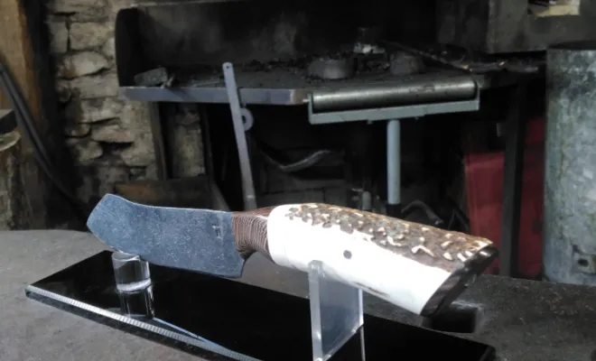 Stage de couteau forgé – 2 jours en immersion artisanal, Vielverge, O Feu Forgé