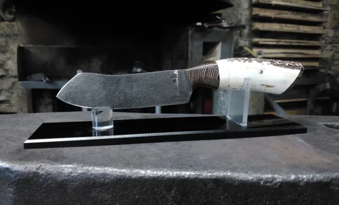Stage de couteau forgé – 2 jours en immersion artisanal, Vielverge, O Feu Forgé