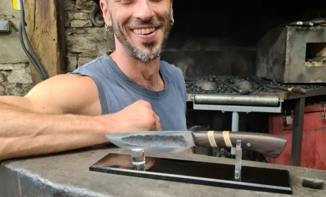 Stage de couteau forgé – 2 jours en immersion artisanal, Vielverge, O Feu Forgé
