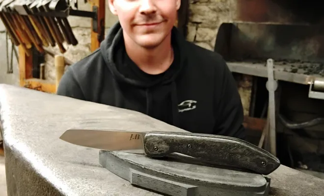 Stage de couteau pliant – 2 jours de coutellerie artisanale, Vielverge, O Feu Forgé