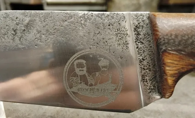 Arthur réalise son rêve de forger son couteau chez O Feu Forgé, Vielverge, O Feu Forgé