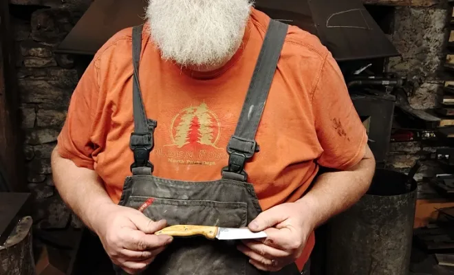 Stage de couteau pliant – 2 jours de coutellerie artisanale, Vielverge, O Feu Forgé