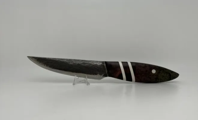 Couteau Yakut forgé , Vielverge, O Feu Forgé