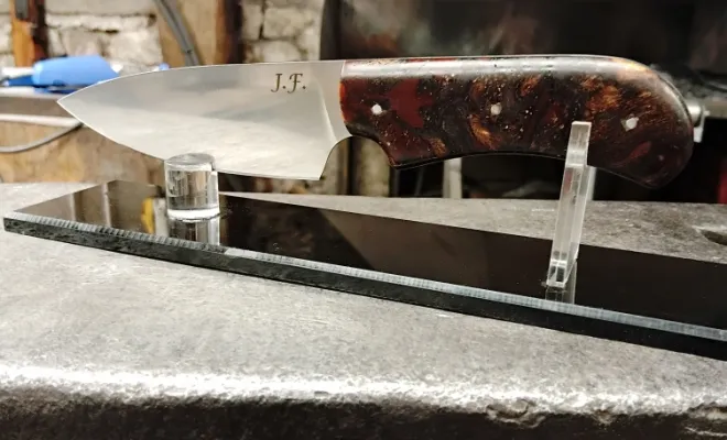 Jean-François, retraité… mais jamais à court d’énergie, Vielverge, O Feu Forgé