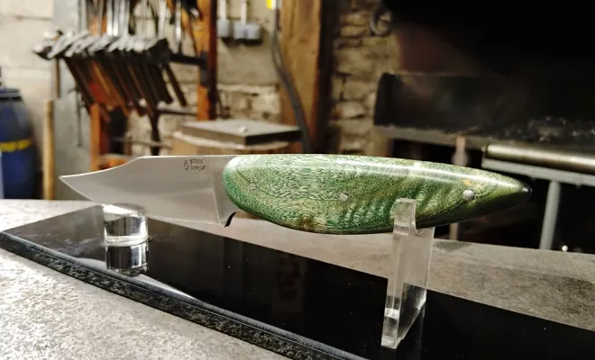 Laurent crée son couteau unique chez O Feu Forgé, Vielverge, O Feu Forgé