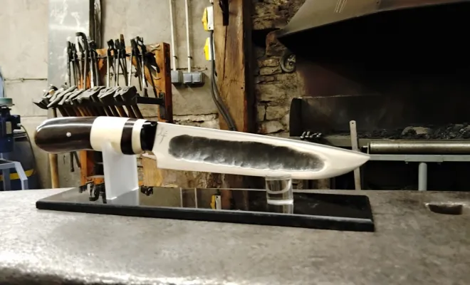 Laurent a découvert les Yakut en visitant mon site… et il a voulu le sien, Vielverge, O Feu Forgé