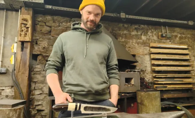 Laurent a découvert les Yakut en visitant mon site… et il a voulu le sien, Vielverge, O Feu Forgé