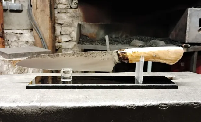 Un souvenir forgé : l'expérience unique de Julien chez O Feu Forgé, Vielverge, O Feu Forgé