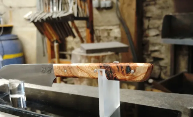 Bertrand est revenu à l’atelier, Vielverge, O Feu Forgé