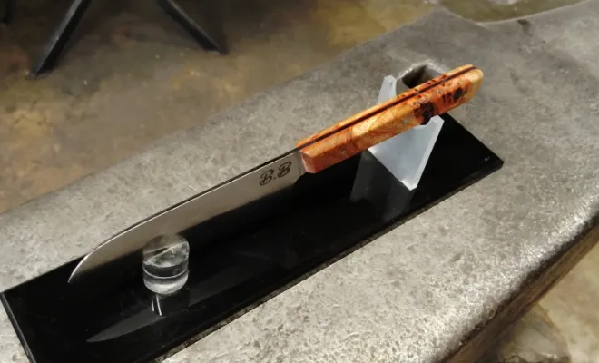 Bertrand est revenu à l’atelier, Vielverge, O Feu Forgé